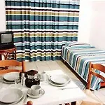 Royal Centre Aparthotel 2*