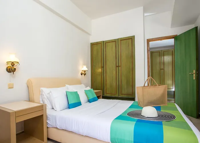 Aparthotel Royal Centre 2*